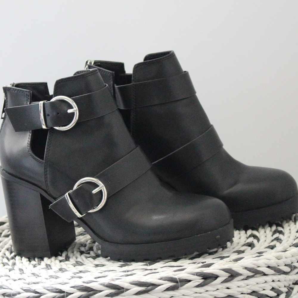 SALE 💫Pull & Bear High Heel Booties